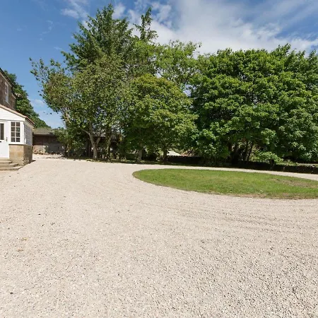 Holiday home Island Farm House Staintondale
